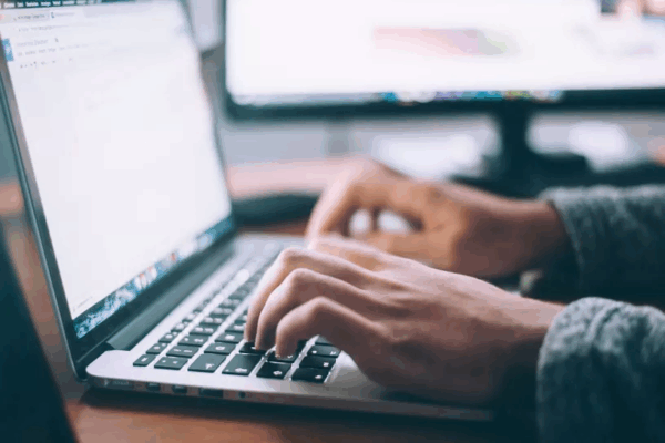 Wie Weiterbildung online Ihr berufliches Wachstum fördert Weiterbildung online